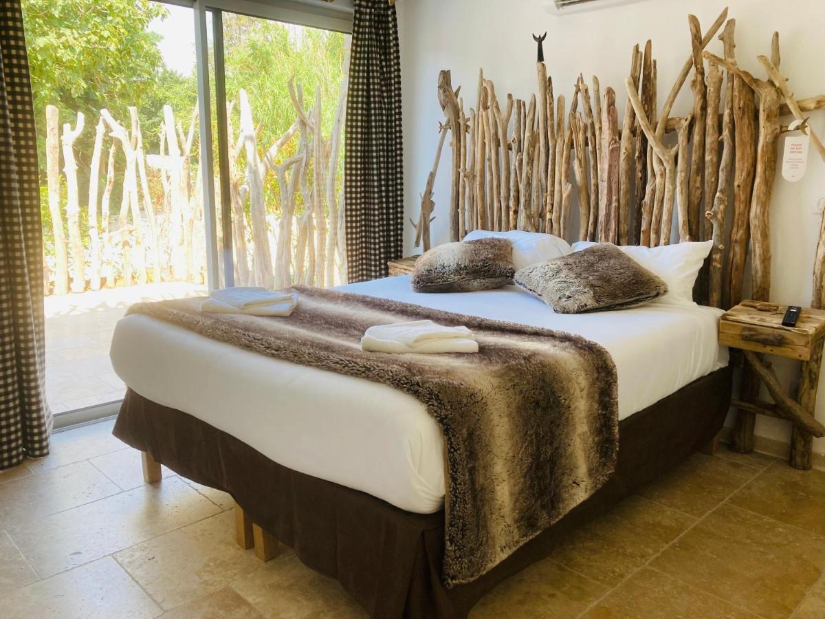 Bed & Breakfast Manade Des Baumelles